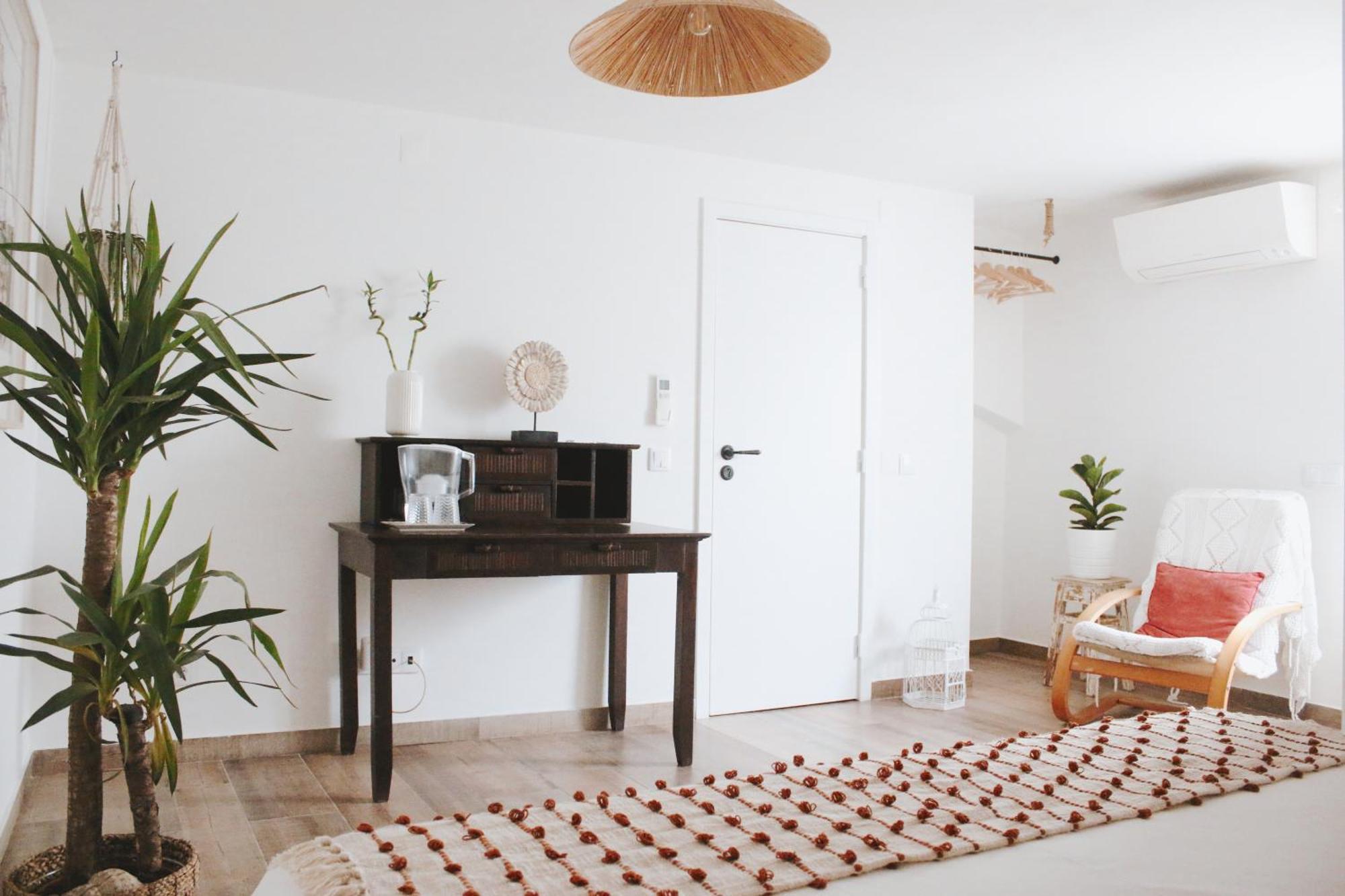 Vale - Surf & Yoga Homestay *